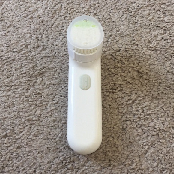 🚫Slod Out🚫Clinique Facial Cleaner - Picture 2 of 5